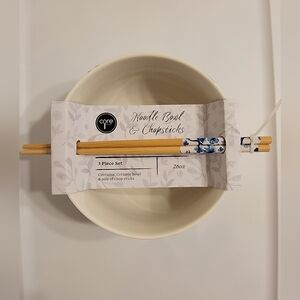 NWT Noodle/Soup Bowl with Chopsticks